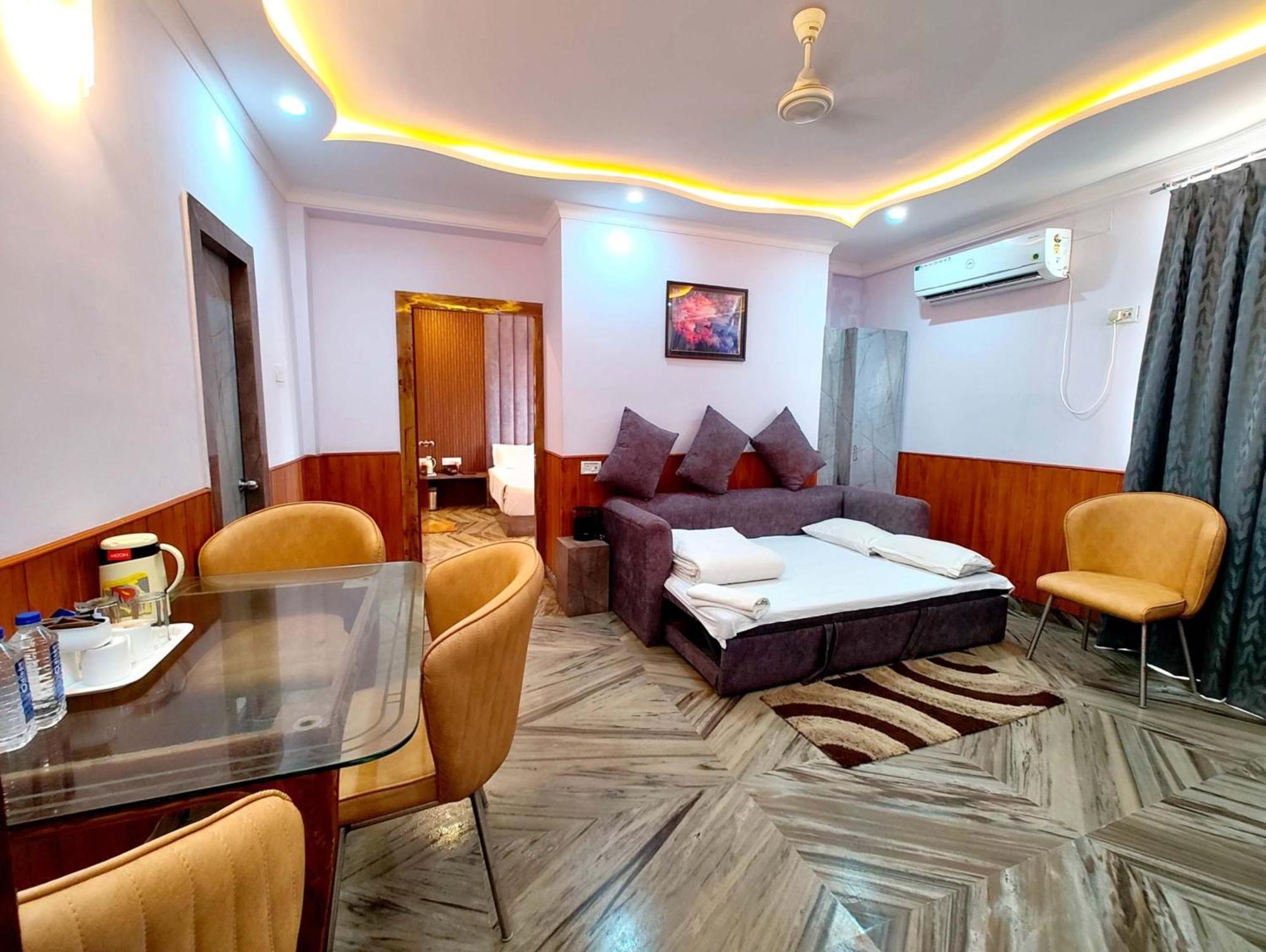 Sea View Hotel Dreamland Near Jagannath Temple - Lift-Wifi-Parking And Restaurant Facilities - All Room Sea Facing With Attached Balcony - Top Rated Luxuary Hotel In Puri Hotel