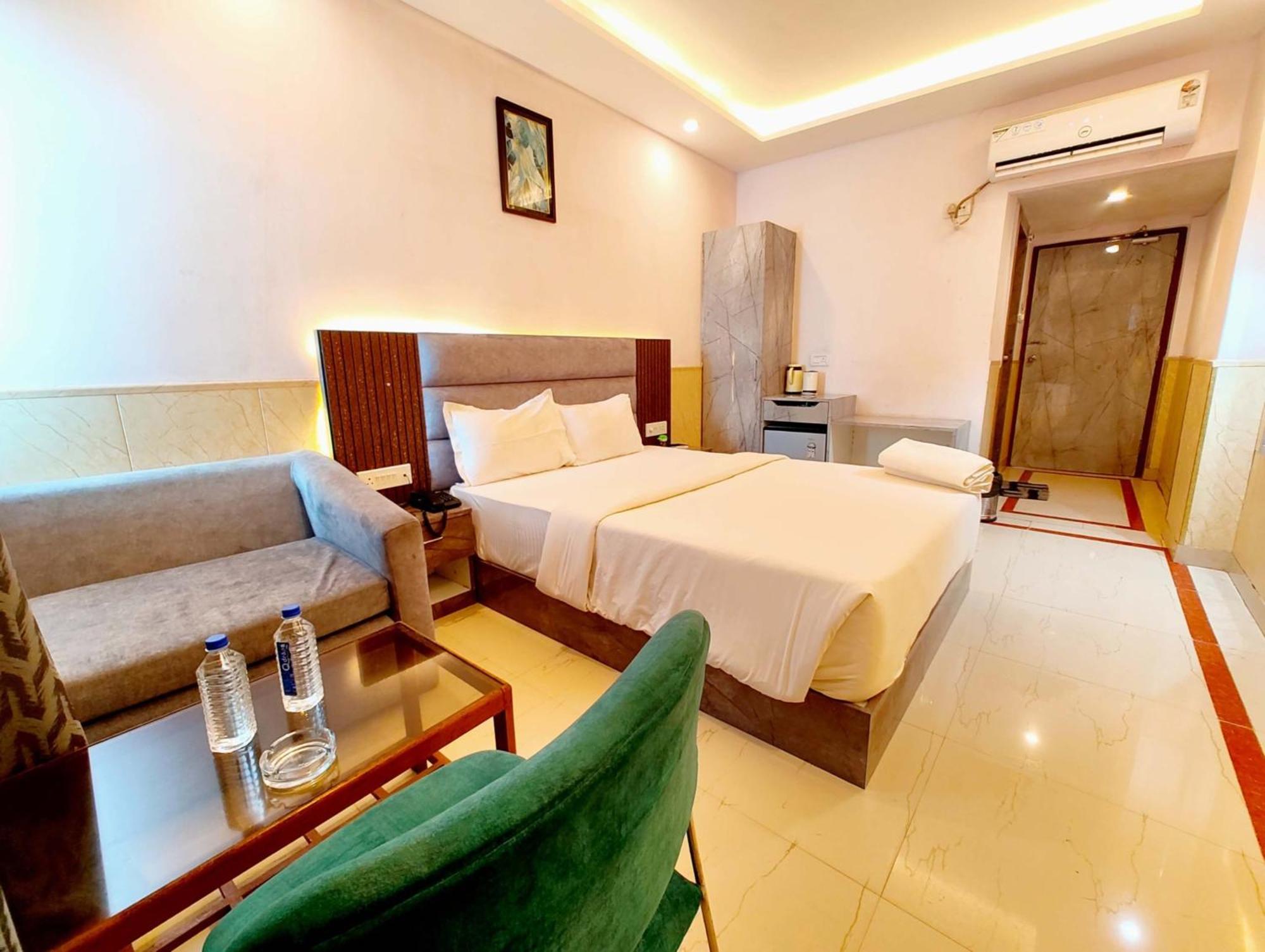 Sea View Hotel Dreamland Near Jagannath Temple - Lift-Wifi-Parking And Restaurant Facilities - All Room Sea Facing With Attached Balcony - Top Rated Luxuary Hotel In Puri 4* Puri