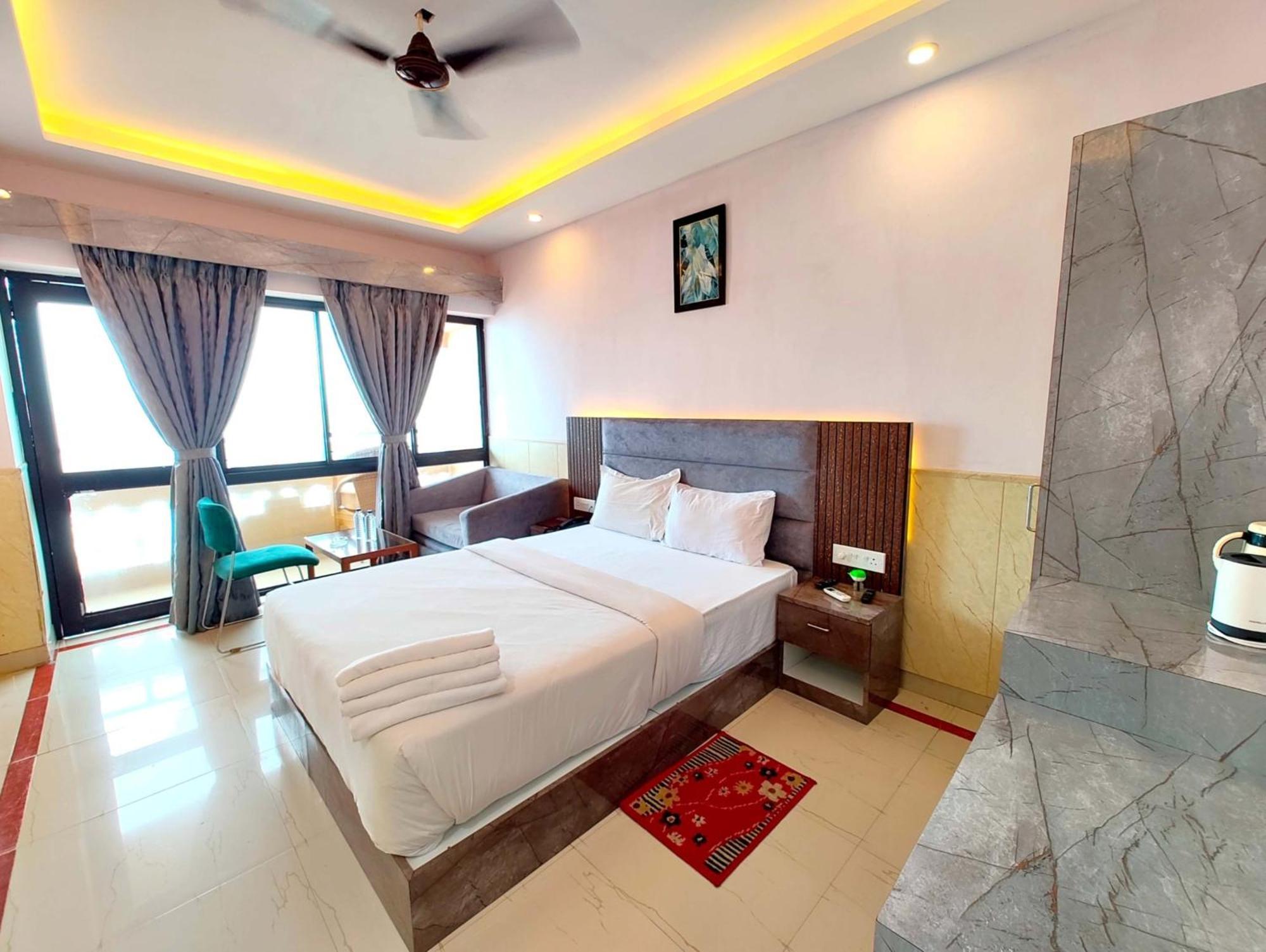 Sea View Hotel Dreamland Near Jagannath Temple - Lift-Wifi-Parking And Restaurant Facilities - All Room Sea Facing With Attached Balcony - Top Rated Luxuary Hotel In Puri Hotel