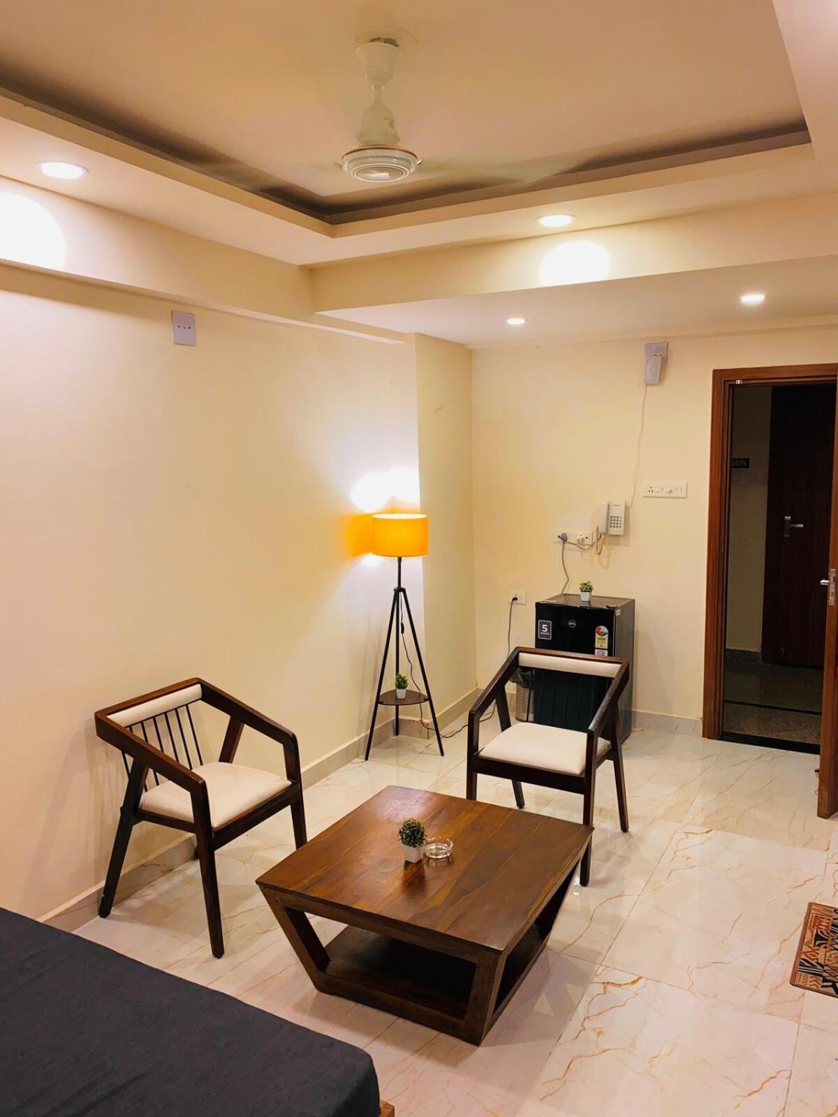 Apartment Silver By -- *