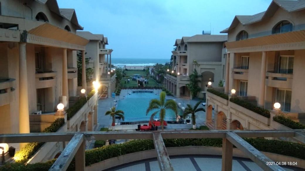 The Chariot And Resort