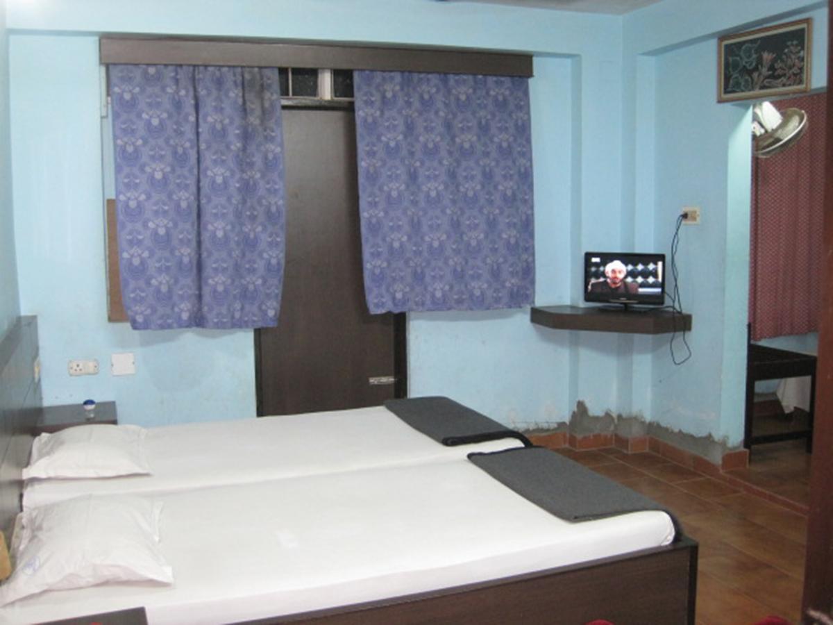 Arya Palace 2*