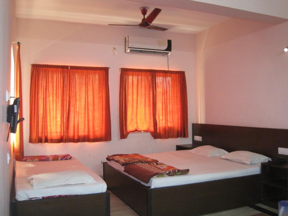 Hotel Arya Palace