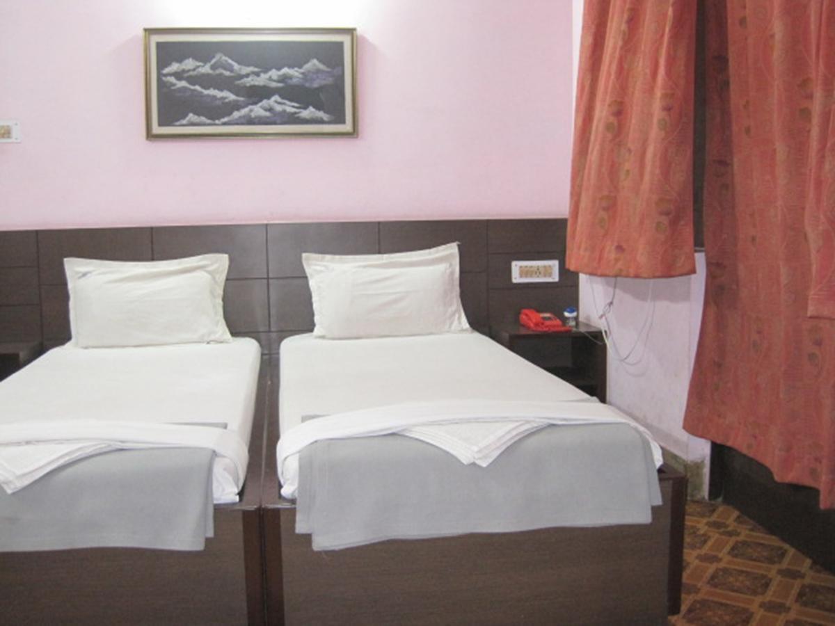 Arya Palace Hotel Puri