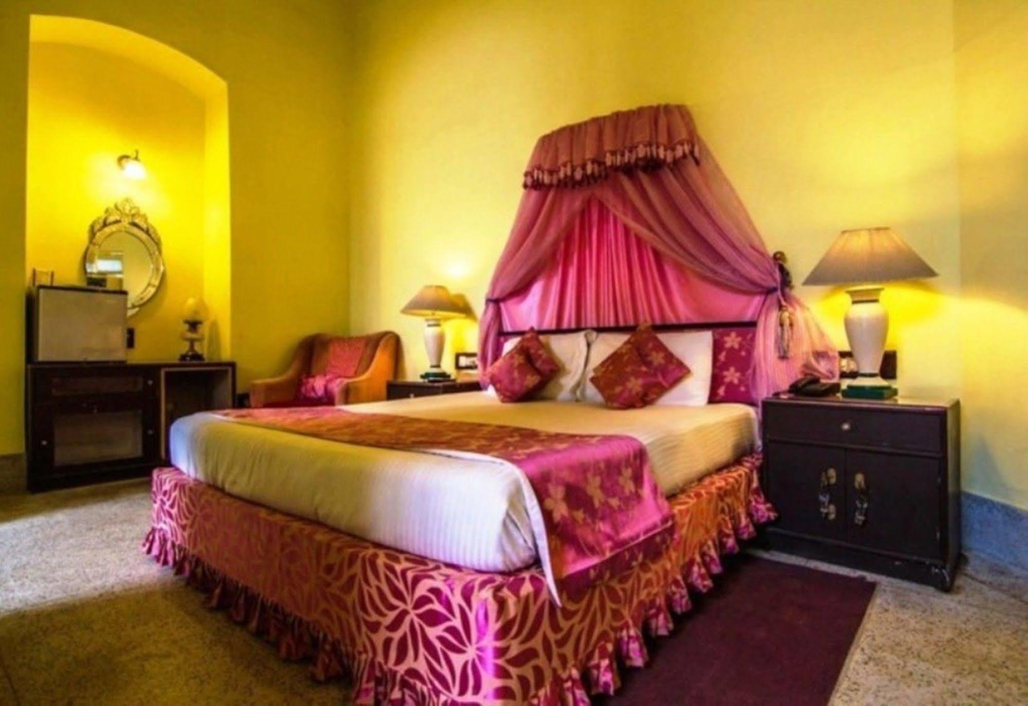 Hotel Mahodadhi Palace