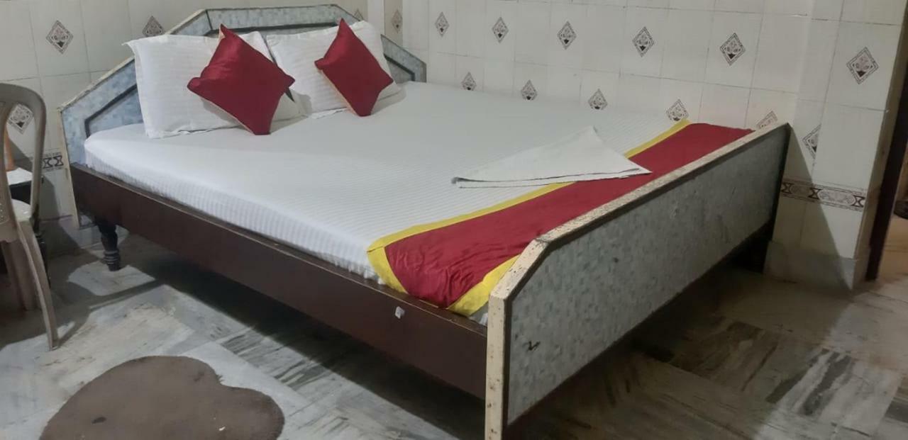 Goroomgo Neelachal Grand Road Hotel 2*