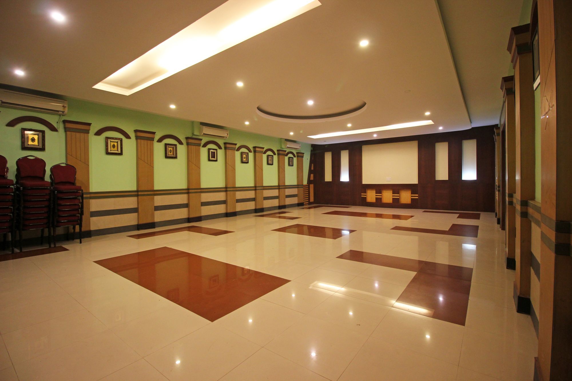 Oyo 3058 Chakra Tirtha Road Hotel 3*