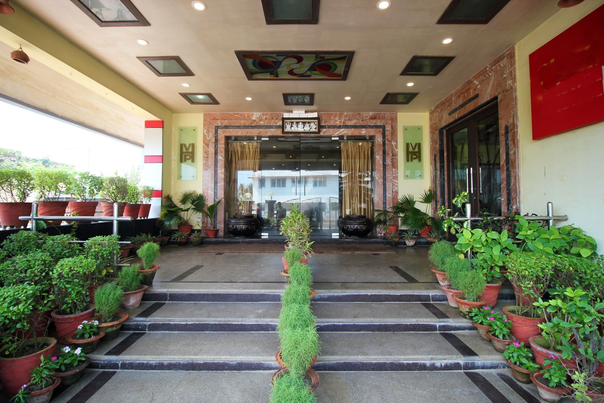 Hotel Oyo 3058 Chakra Tirtha Road 3*
