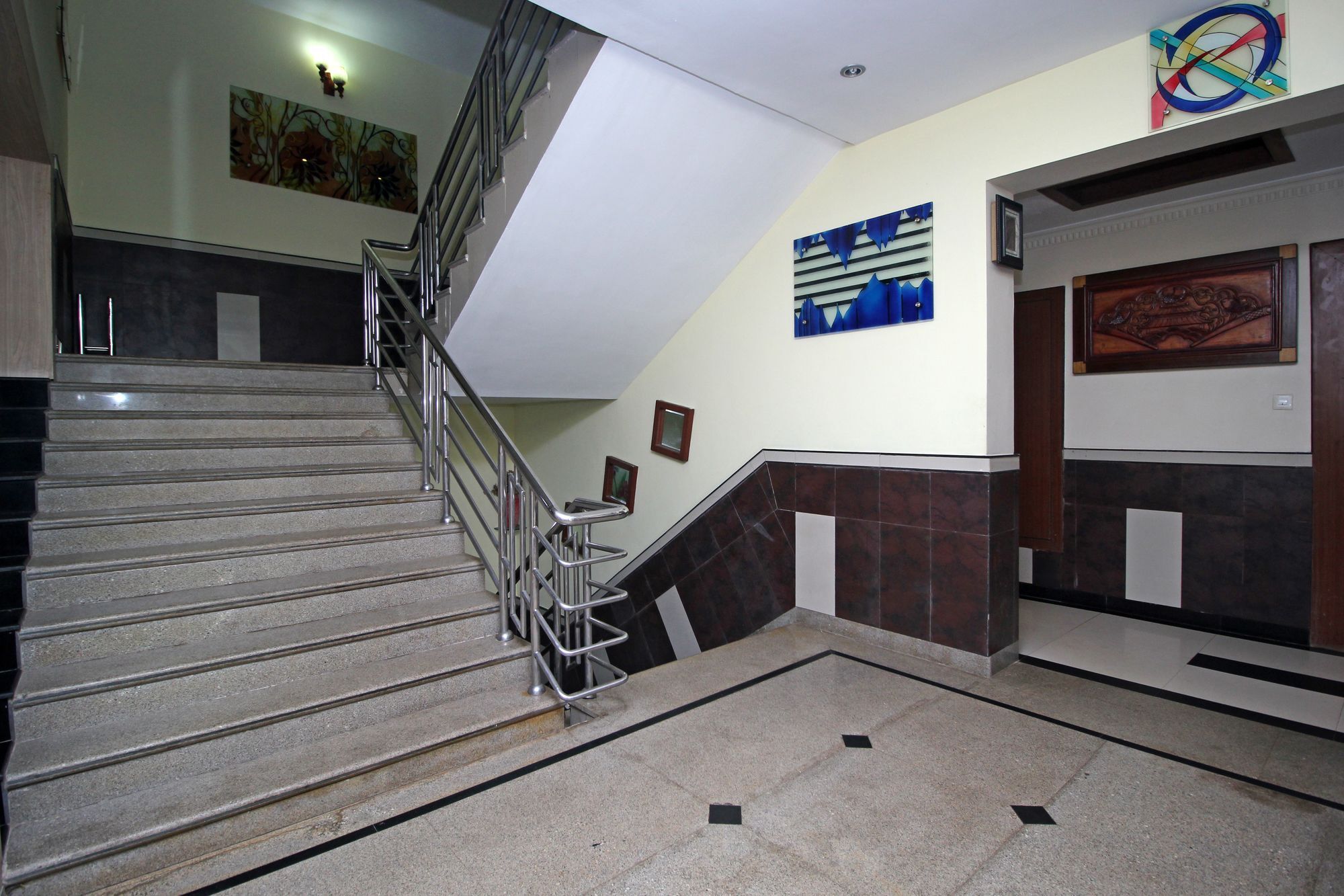 Oyo 3058 Chakra Tirtha Road Hotel 3*